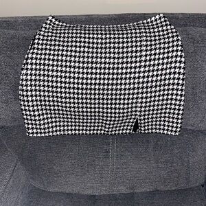 Old Navy Black and White Houndstooth Pencil Skirt